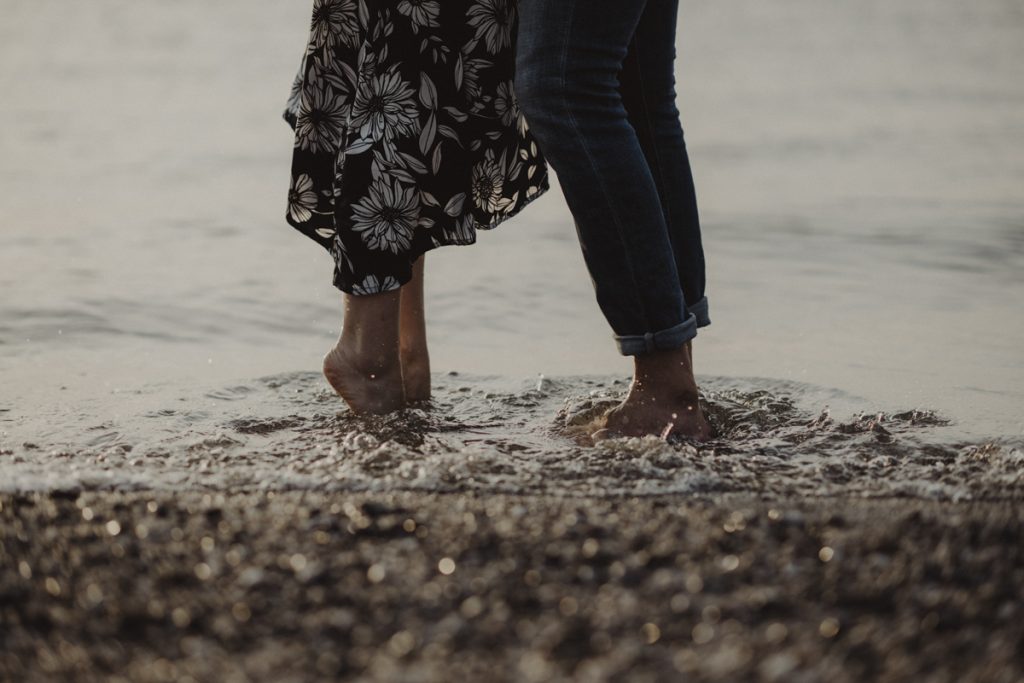 Dettagli-Shootinh-Fotografico-Spiaggia-Noli-Piedi-Schizzi-Mare